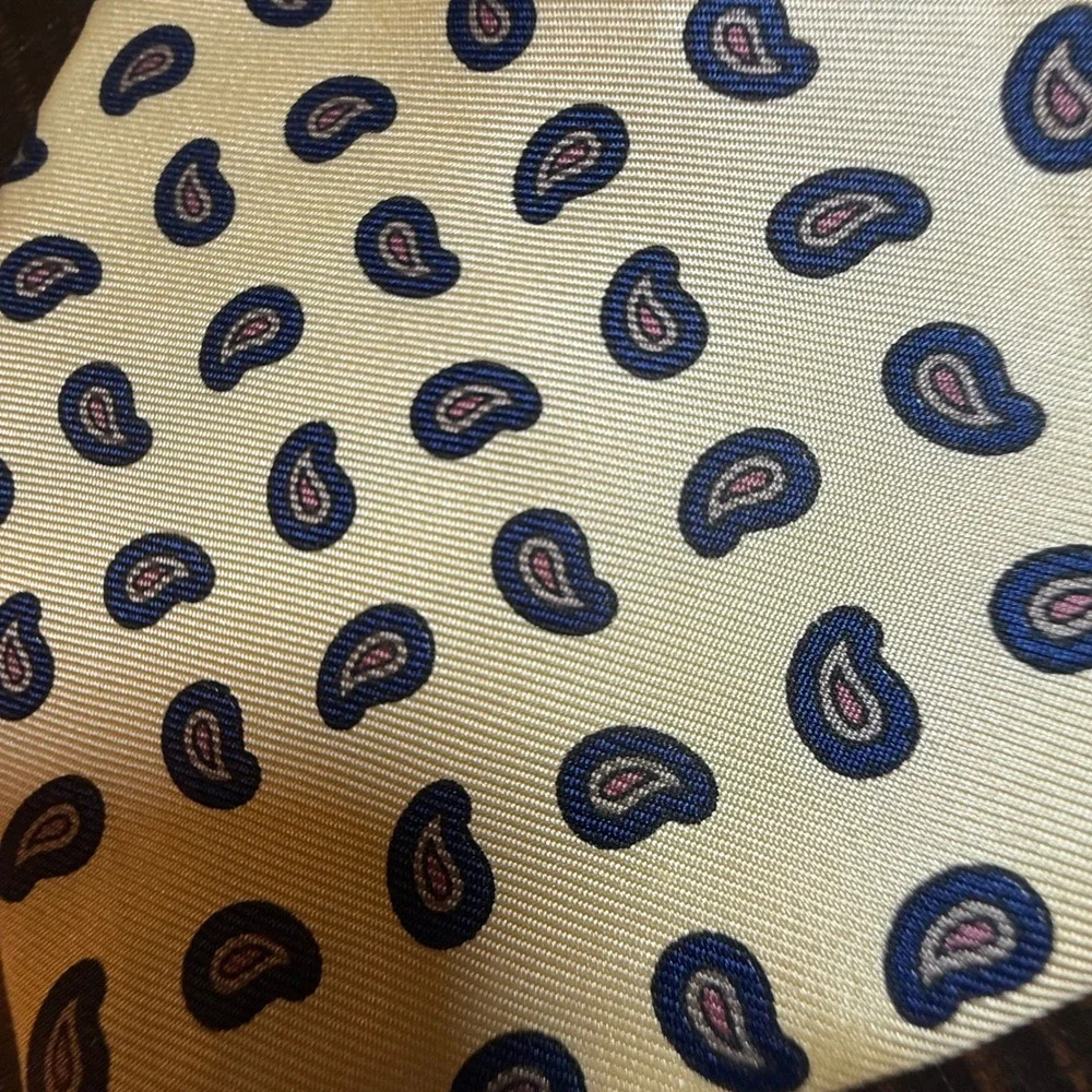 Vintage Carter & Holmes Mens Silk Tie Butter Yellow Navy Paisley Italian Necktie
